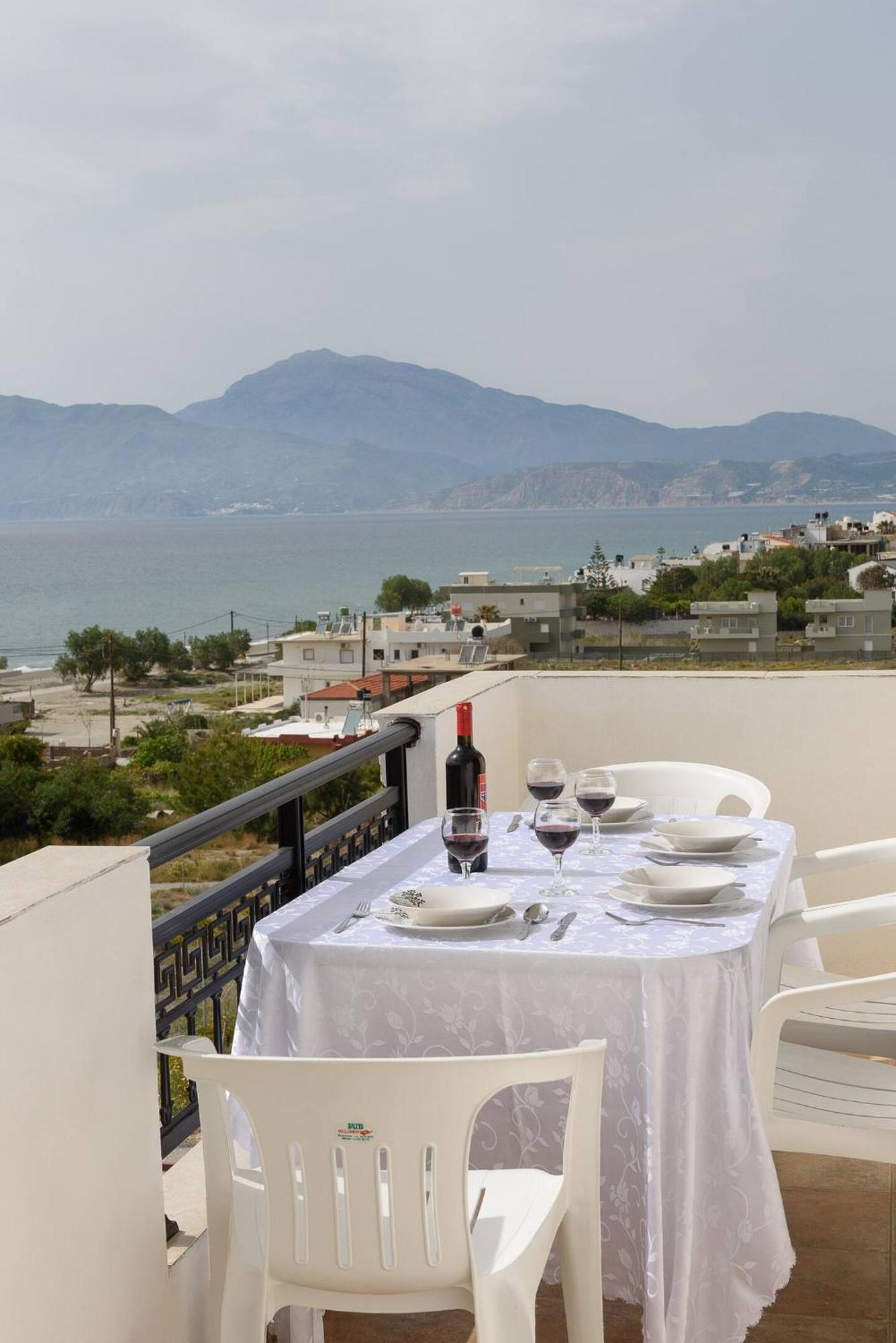 Sofia Apartment, With Sea & Mountain View Kalamaki (Heraklion) Exterior foto