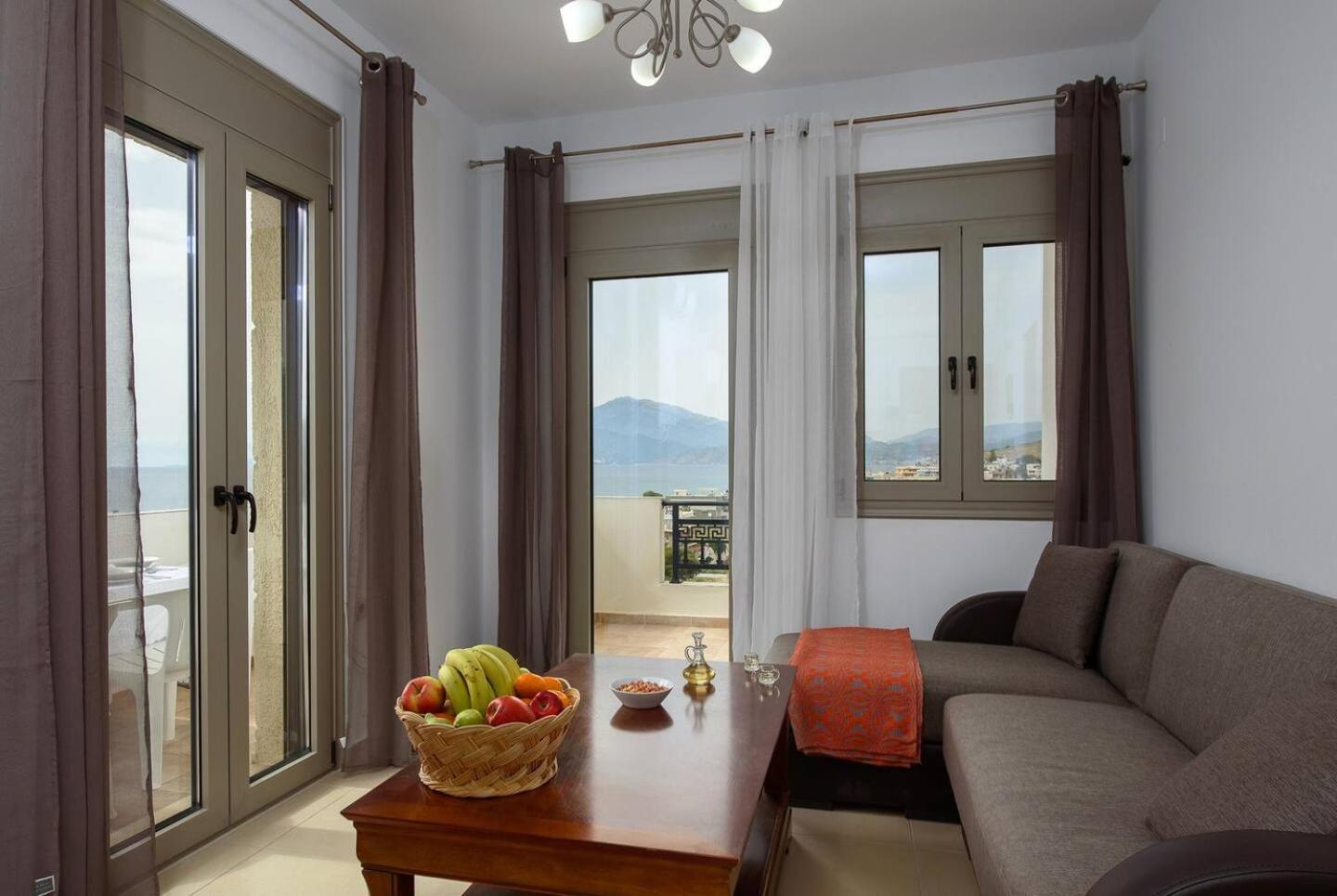 Sofia Apartment, With Sea & Mountain View Kalamaki (Heraklion) Exterior foto